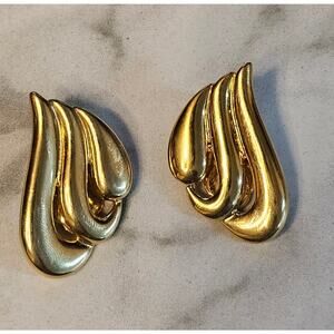 Vintage Retro Signed SARAH COVENTRY Clip On Earrings Gold Tone Fashion Big 1980s